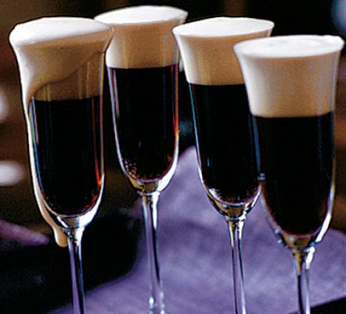 cocktail a base di birra Black Velvet